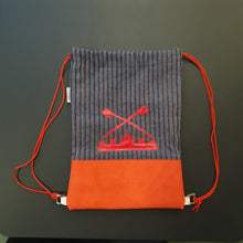 Kép betöltése a galériamegjelenítőbe: Táska Budapest és evezős szimbólumokkal - kék, piros