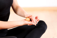 Kép betöltése a galériamegjelenítőbe: Masszázs golyó - 4 cm | rollholz