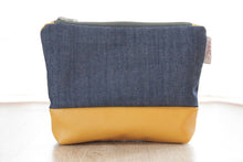 Kép betöltése a galériamegjelenítőbe: kis táska evezős mintával - sárga, kék