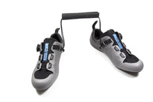 Load image into Gallery viewer, Rowing shoes U1 | Against Rowing
