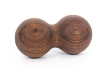 Load image into Gallery viewer, Dupla masszázs golyó - diófa, 10 cm | rollholz