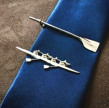 Kép betöltése a galériamegjelenítőbe: Evezős nyakkendőtű - Négyes | Strokeside Designs