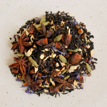 Kép betöltése a galériamegjelenítőbe: Chai tea üvegben 50 gr | Bazsalikomos kert
