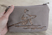 Kép betöltése a galériamegjelenítőbe: kis táska evezős mintával - kockás, egypárevezőssel
